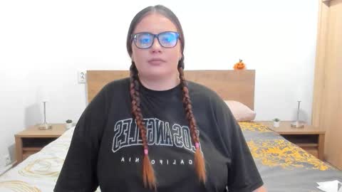 Amira Vyxen online show from 11-01-25, 08:00