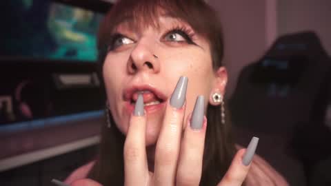 Snapshot of amirinsworld chatting on 01-08-25, 06:09 Am-er-in online show from 01-08-25, 06:09