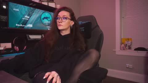 Snapshot of amirinsworld chatting on 10-20-25, 04:57 Am-er-in online show from 10-20-25, 04:57