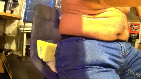 Snapshot of amjan19 chatting on 10-20-25, 10:05 amjan19 online show from 10-20-25, 10:05