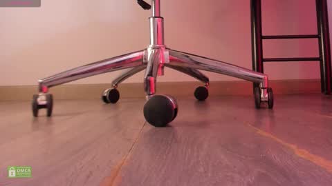 Amelia online show from 11-23-25, 04:23