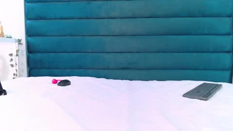 AmmyPike online show from 09-18-25, 05:15