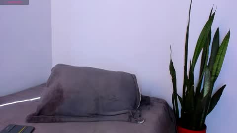 Snapshot of ammyrose_1 chatting on 11-18-25, 02:21 ammy online show from 11-18-25, 02:21