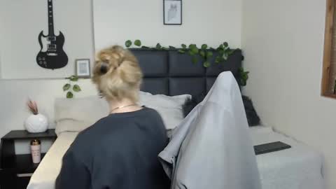 Amnesia online show from 09-22-25, 12:40