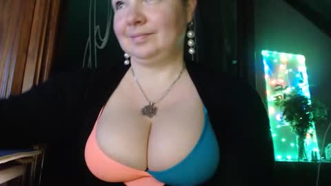 Snapshot of amorelara chatting on 12-10-24, 05:50 amorelara online show from 12-10-24, 05:50