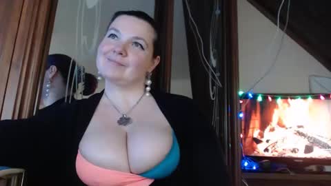 Snapshot of amorelara chatting on 12-14-24, 10:56 amorelara online show from 12-14-24, 10:56