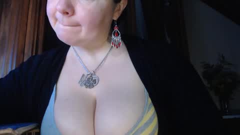 Snapshot of amorelara chatting on 02-01-25, 04:14 amorelara online show from 02-01-25, 04:14