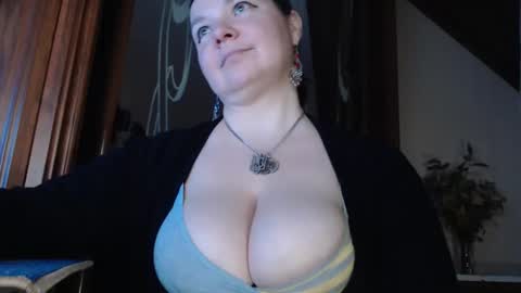 Snapshot of amorelara chatting on 02-01-25, 01:51 amorelara online show from 02-01-25, 01:51
