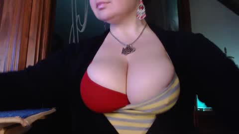 Snapshot of amorelara chatting on 02-09-25, 05:40 amorelara online show from 02-09-25, 05:40