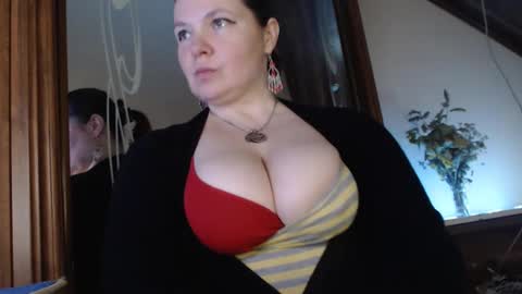 Snapshot of amorelara chatting on 02-14-25, 11:42 amorelara online show from 02-14-25, 11:42