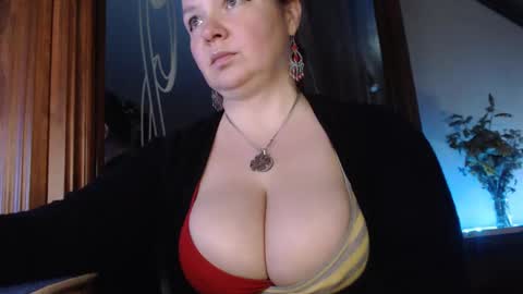 Snapshot of amorelara chatting on 02-14-25, 02:44 amorelara online show from 02-14-25, 02:44