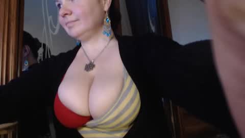 Snapshot of amorelara chatting on 02-16-25, 06:32 amorelara online show from 02-16-25, 06:32