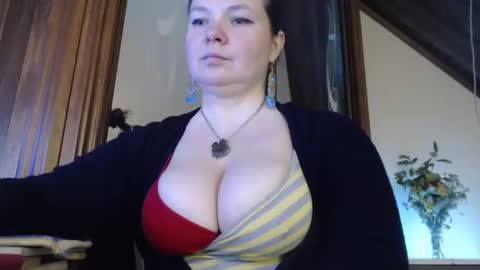 Snapshot of amorelara chatting on 02-17-25, 10:07 amorelara online show from 02-17-25, 10:07