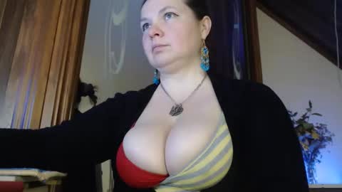 Snapshot of amorelara chatting on 02-17-25, 01:10 amorelara online show from 02-17-25, 01:10