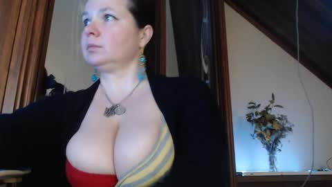 Snapshot of amorelara chatting on 02-22-25, 02:41 amorelara online show from 02-22-25, 02:41