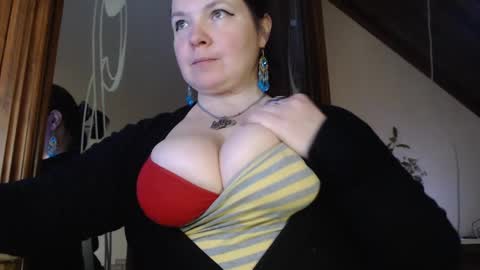 Snapshot of amorelara chatting on 03-02-25, 08:16 amorelara online show from 03-02-25, 08:16