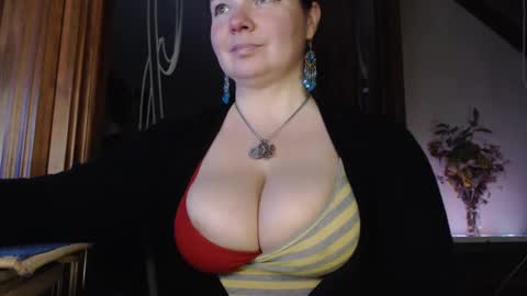 Snapshot of amorelara chatting on 03-03-25, 04:14 amorelara online show from 03-03-25, 04:14