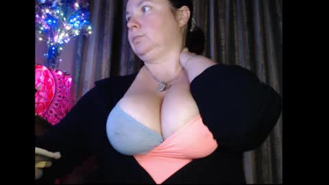 Snapshot of amorelara chatting on 09-20-25, 08:26 amorelara online show from 09-20-25, 08:26