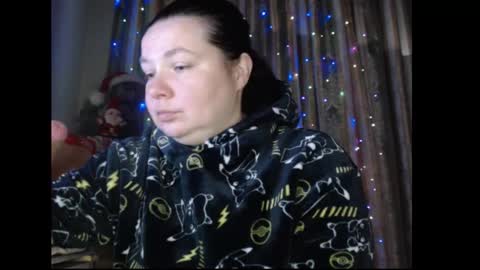 amorelara online show from 12-15-25, 06:17