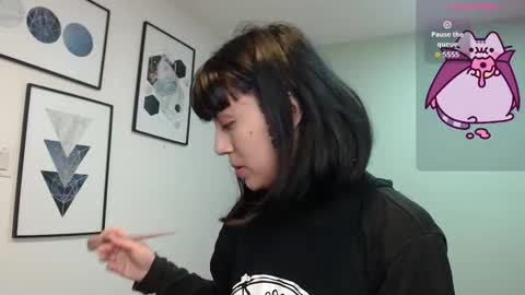 Amy 3 online show from 11-28-25, 04:37