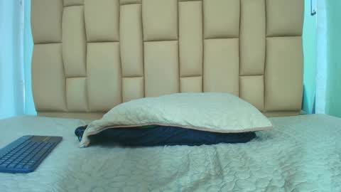 Snapshot of amy__wats0n chatting on 02-01-25, 01:23 amy__wats0n online show from 02-01-25, 01:23