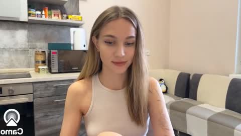 Snapshot of amy_chill chatting on 12-17-24, 12:11 Amy Chill online show from 12-17-24, 12:11