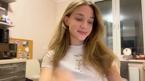 Snapshot of amy_chill chatting on 11-26-25, 05:36 Amy Chill online show from 11-26-25, 05:36