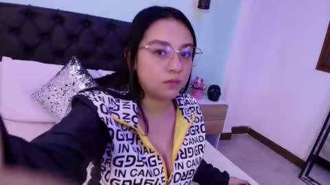 Snapshot of amy_ferreira chatting on 09-14-25, 10:53 Aleja online show from 09-14-25, 10:53