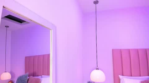 Snapshot of amy_ferreira chatting on 10-06-25, 03:26 Aleja online show from 10-06-25, 03:26