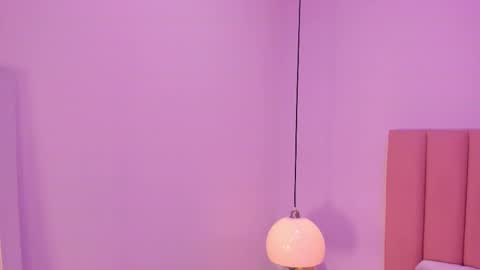 Snapshot of amy_ferreira chatting on 10-13-25, 03:06 Aleja online show from 10-13-25, 03:06