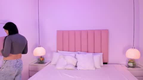 Snapshot of amy_ferreira chatting on 11-02-25, 03:09 Aleja online show from 11-02-25, 03:09