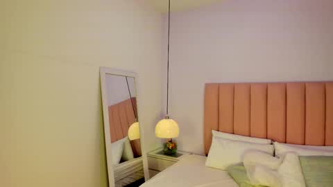 Snapshot of amy_ferreira chatting on 11-04-25, 02:43 Aleja online show from 11-04-25, 02:43