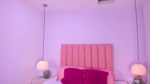 Snapshot of amy_ferreira chatting on 11-14-25, 10:18 Aleja online show from 11-14-25, 10:18