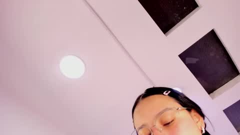 Snapshot of amy_ferreira chatting on 11-22-25, 03:05 Aleja online show from 11-22-25, 03:05