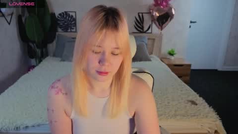 Amy online show from 03-06-26, 12:40