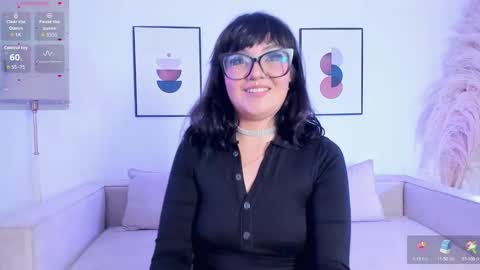 Snapshot of amy_lit chatting on 10-06-25, 08:17 Hello I am Allison Welcome to my room and let is  have a good time together whith me online show from 10-06-25, 08:17