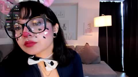 Snapshot of amy_lit chatting on 10-15-25, 03:56 Hello I am Allison Welcome to my room and let is  have a good time together whith me online show from 10-15-25, 03:56