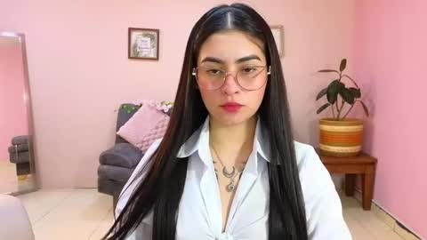 Snapshot of amy_lovelydoll chatting on 10-06-25, 07:11 Amy online show from 10-06-25, 07:11