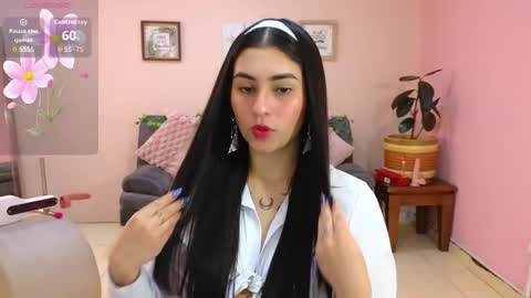 Snapshot of amy_lovelydoll chatting on 10-22-25, 08:30 Amy online show from 10-22-25, 08:30