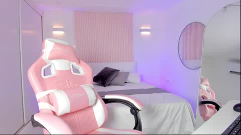 Emily online show from 12-05-24, 04:34