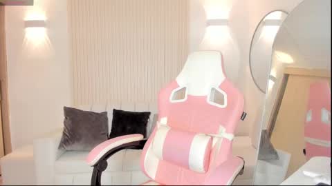 Emily online show from 09-23-25, 02:42