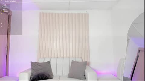 Emily online show from 10-21-25, 03:35