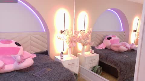 Amy online show from 04-11-26, 07:07