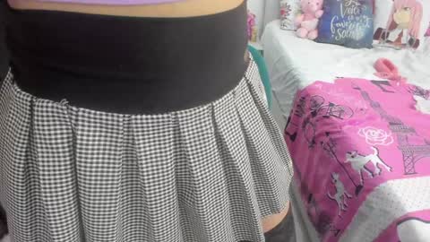 Snapshot of amy_queents chatting on 02-08-25, 10:08 Amy Caroland online show from 02-08-25, 10:08