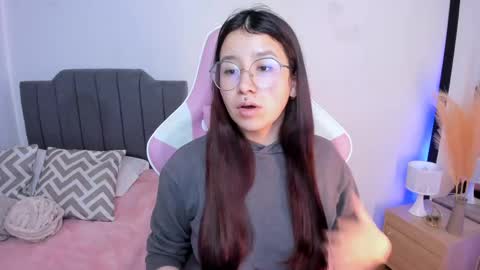 Amy sophia 3 online show from 04-27-26, 11:30