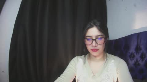 Snapshot of amy_swan09 chatting on 02-21-25, 05:35 Amy online show from 02-21-25, 05:35