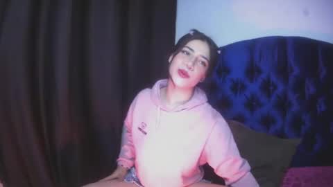 Snapshot of amy_swan09 chatting on 02-26-25, 05:09 Amy online show from 02-26-25, 05:09