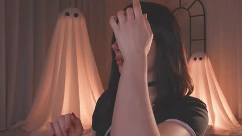 Amy Armstrong online show from 10-18-25, 12:13