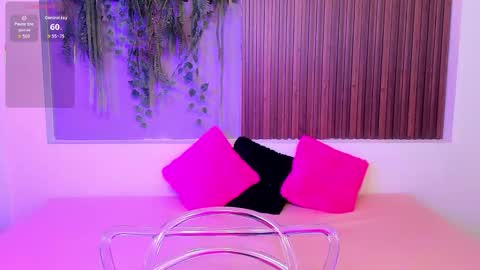 Snapshot of amybarton chatting on 09-15-25, 04:18 My name is AMY... Nice to meet you thumb up me please its important online show from 09-15-25, 04:18