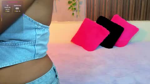 Snapshot of amybarton chatting on 09-30-25, 04:01 My name is AMY... Nice to meet you thumb up me please its important online show from 09-30-25, 04:01